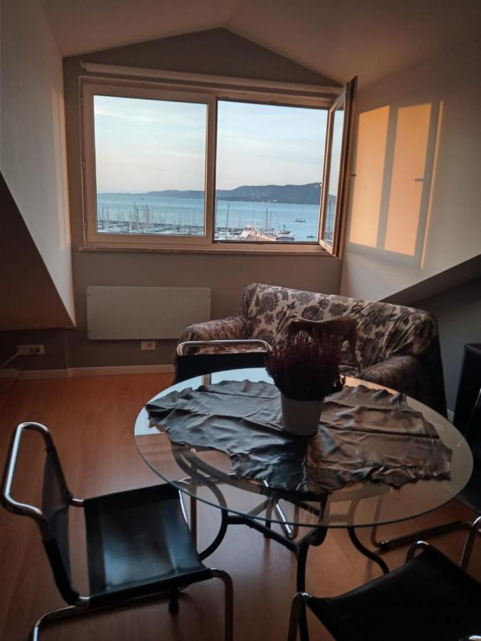 Appartamento Mansarda Centrale Vista Mare Trieste Esterno foto