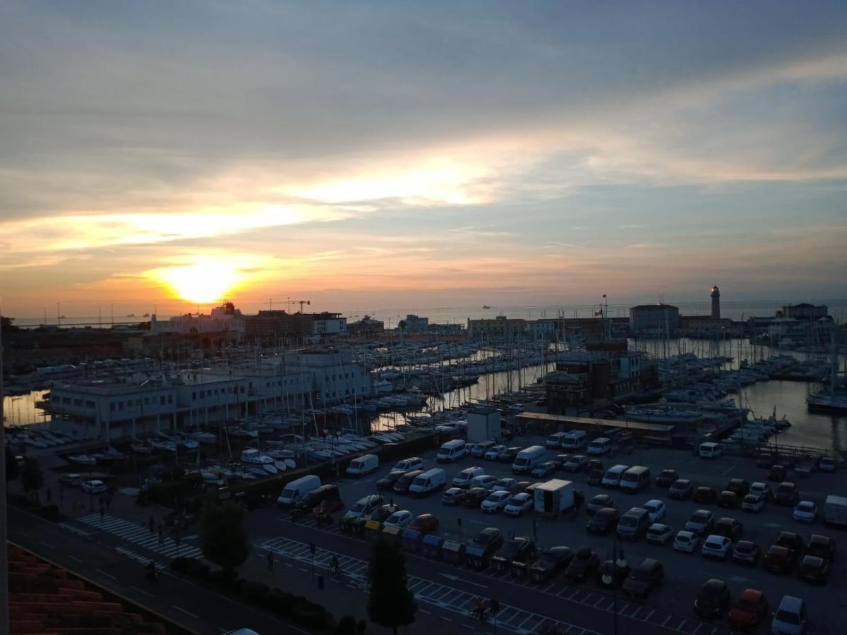 Appartamento Mansarda Centrale Vista Mare Trieste Esterno foto